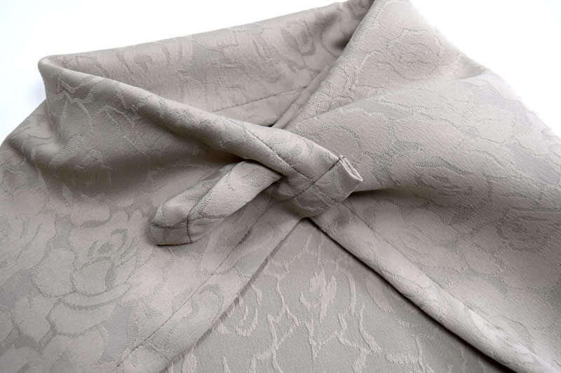 bavoir-serviette-mezzo-CONF-BOUTSERV-fermeture-boutonniere